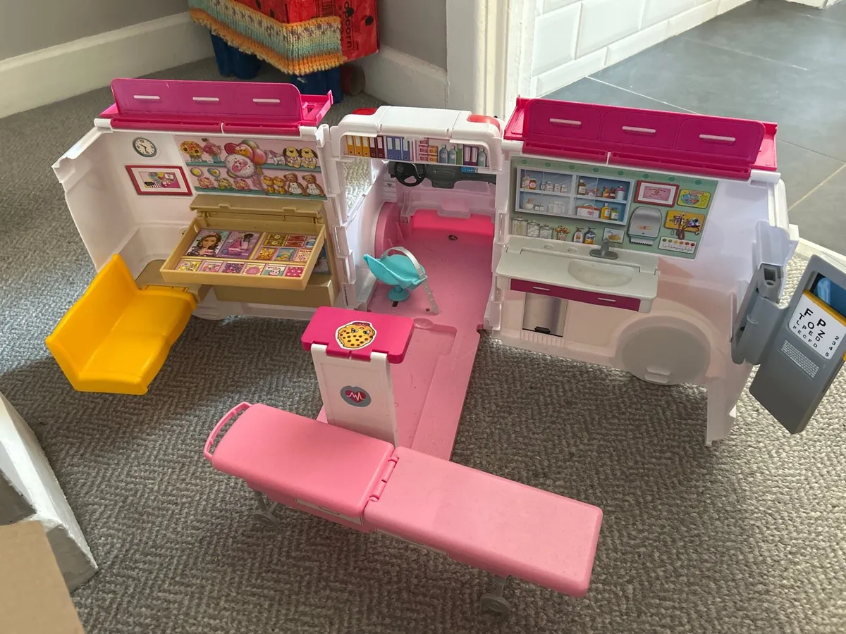 Barbie Ambulance - Image 2