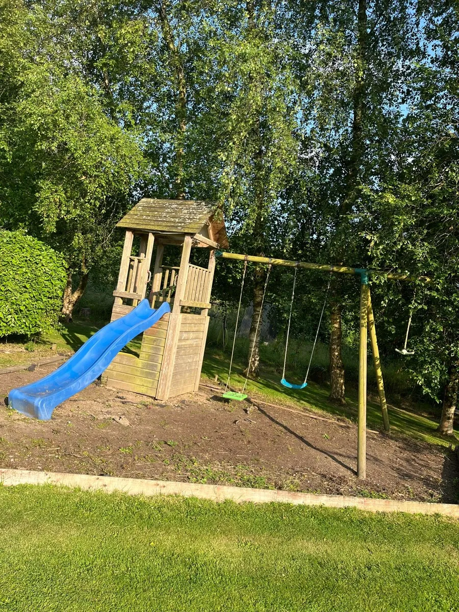 Swing set - Image 2