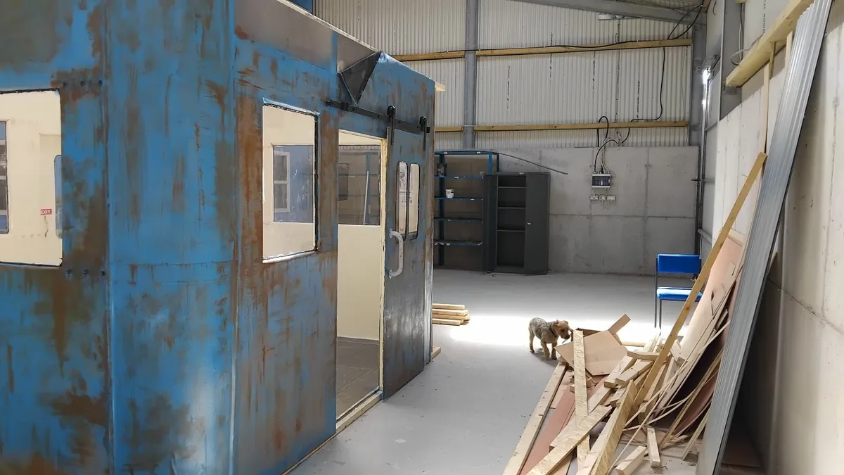 2x4 lengths, ply and galvanised sheets - Image 3