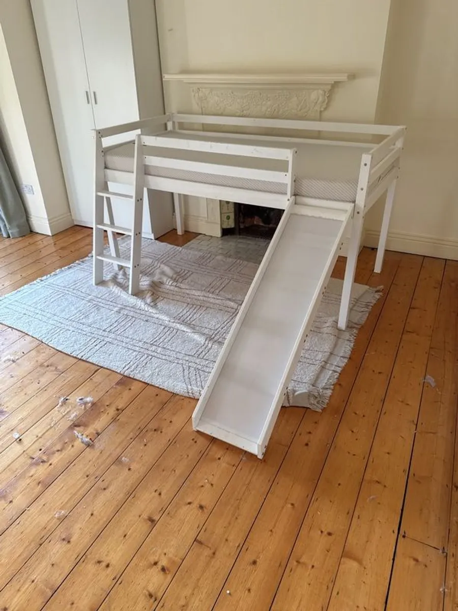 Single Bunk Bed with built-in slide - Image 1