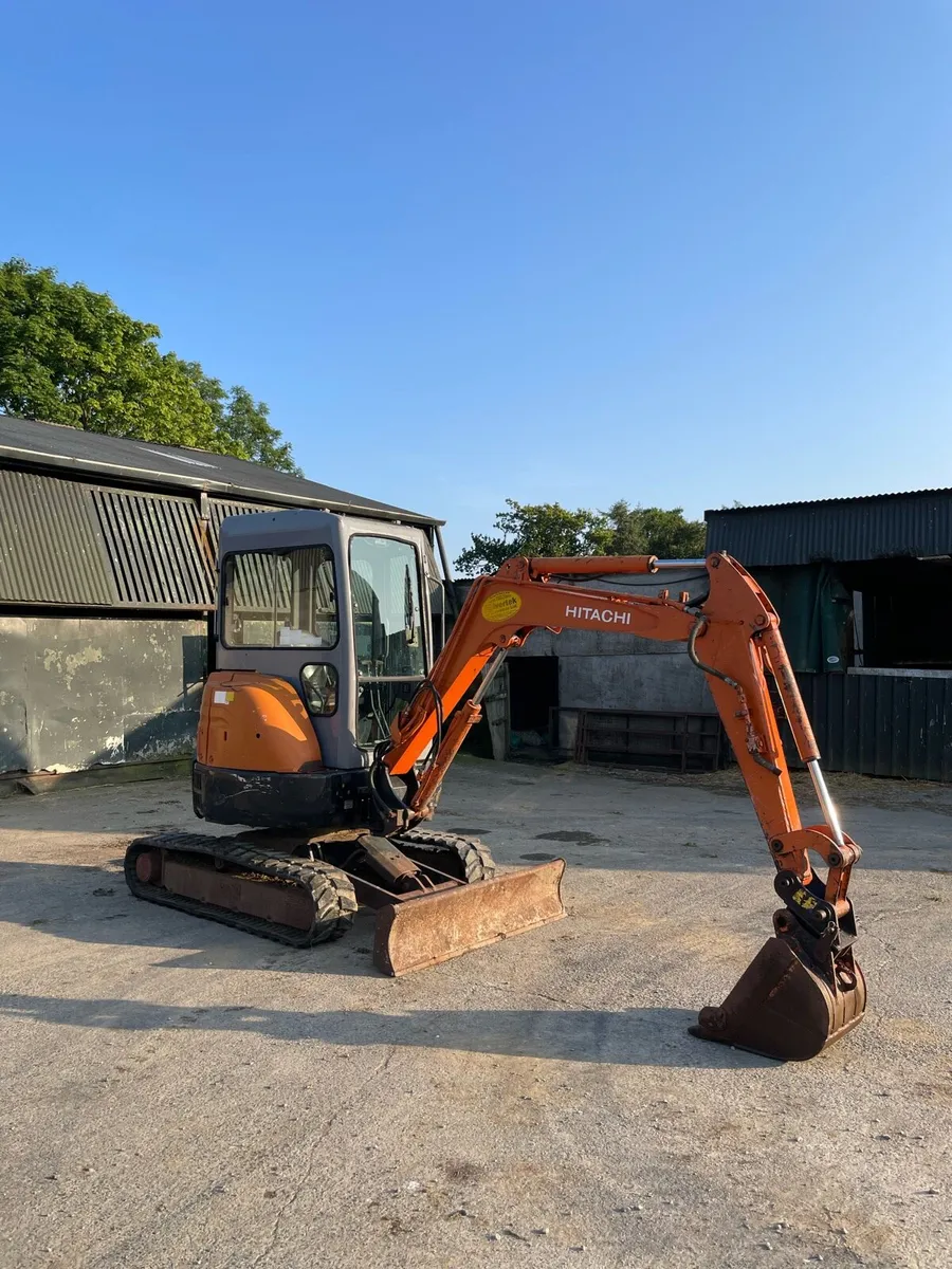 Hitachi 3 tonne digger - Image 4