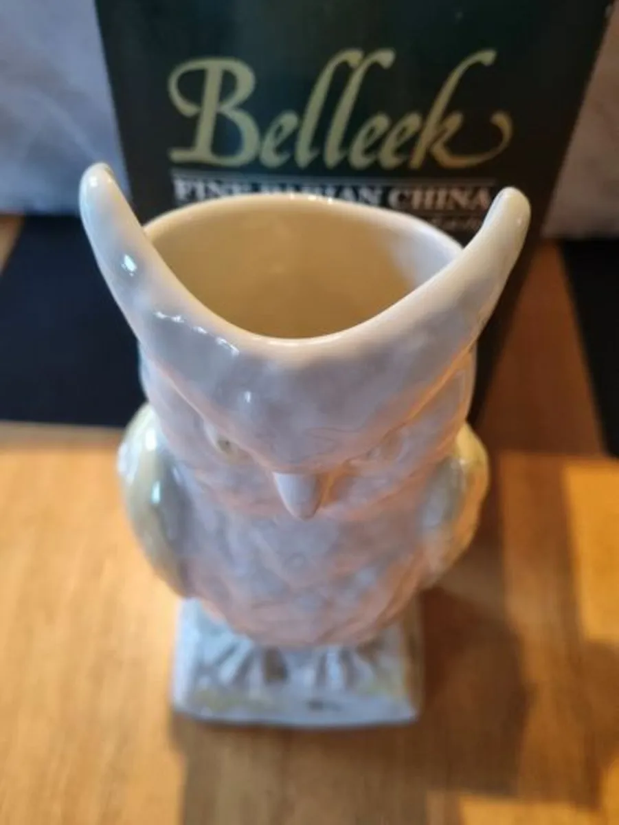 Belleek owl-shaped vase - Image 4