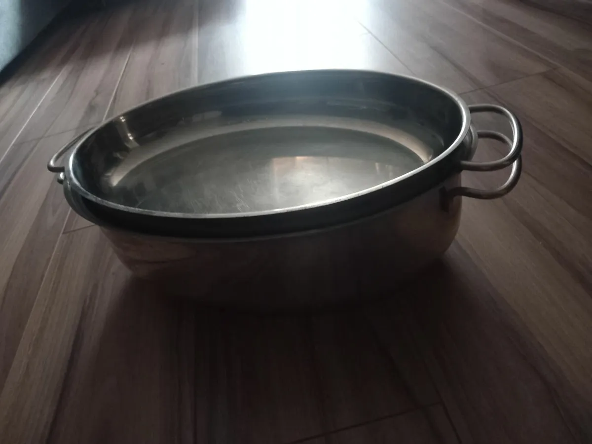 steel oval cocotte with lid - Image 2
