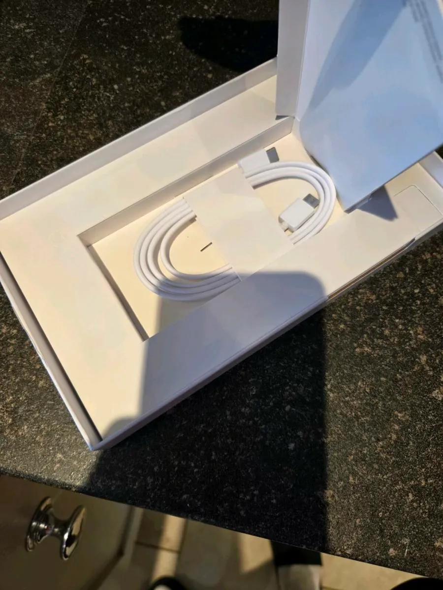 Samsung galaxy A9 tablet - Image 3