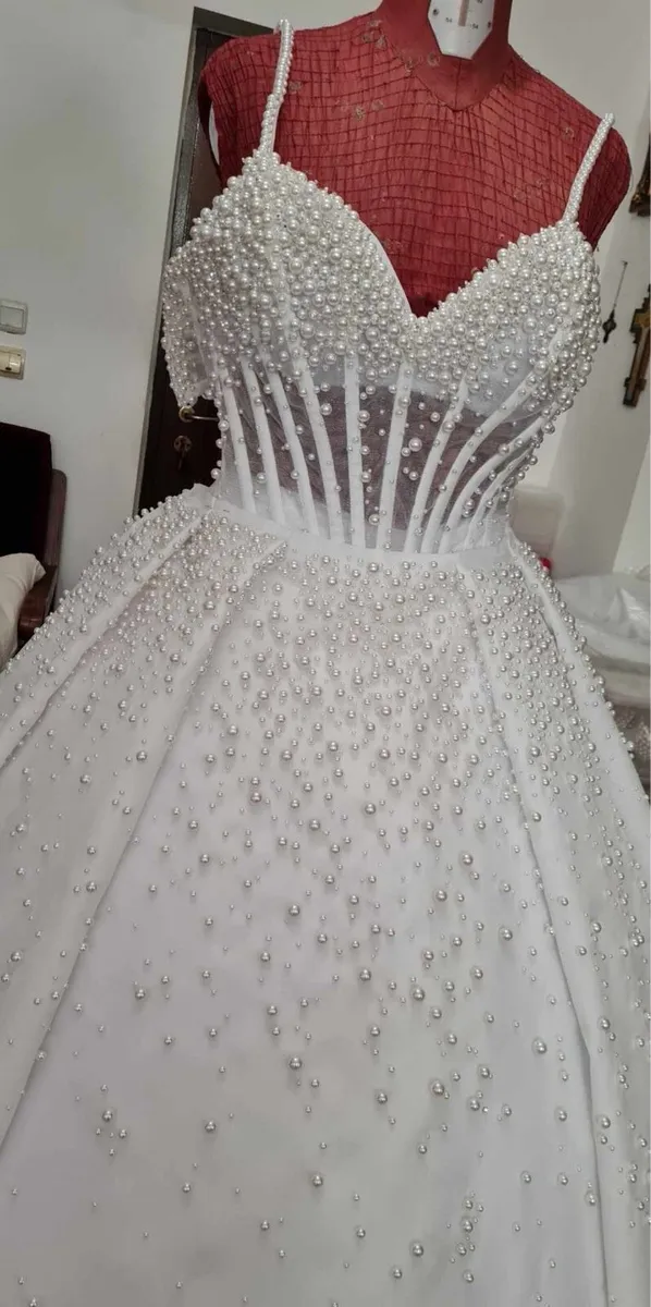 Wedding dress - Image 2