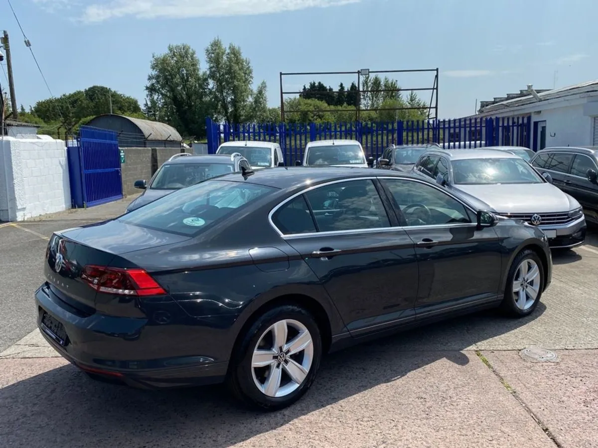 Volkswagen Passat SE NAV 2.0tdi 150PS DSG - Image 4
