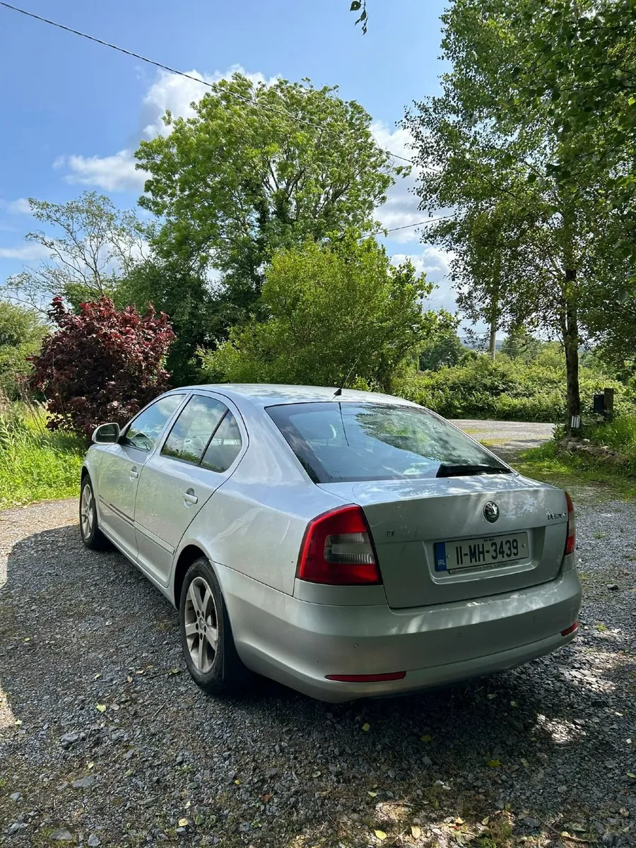 Skoda Octavia 2011 - Image 2