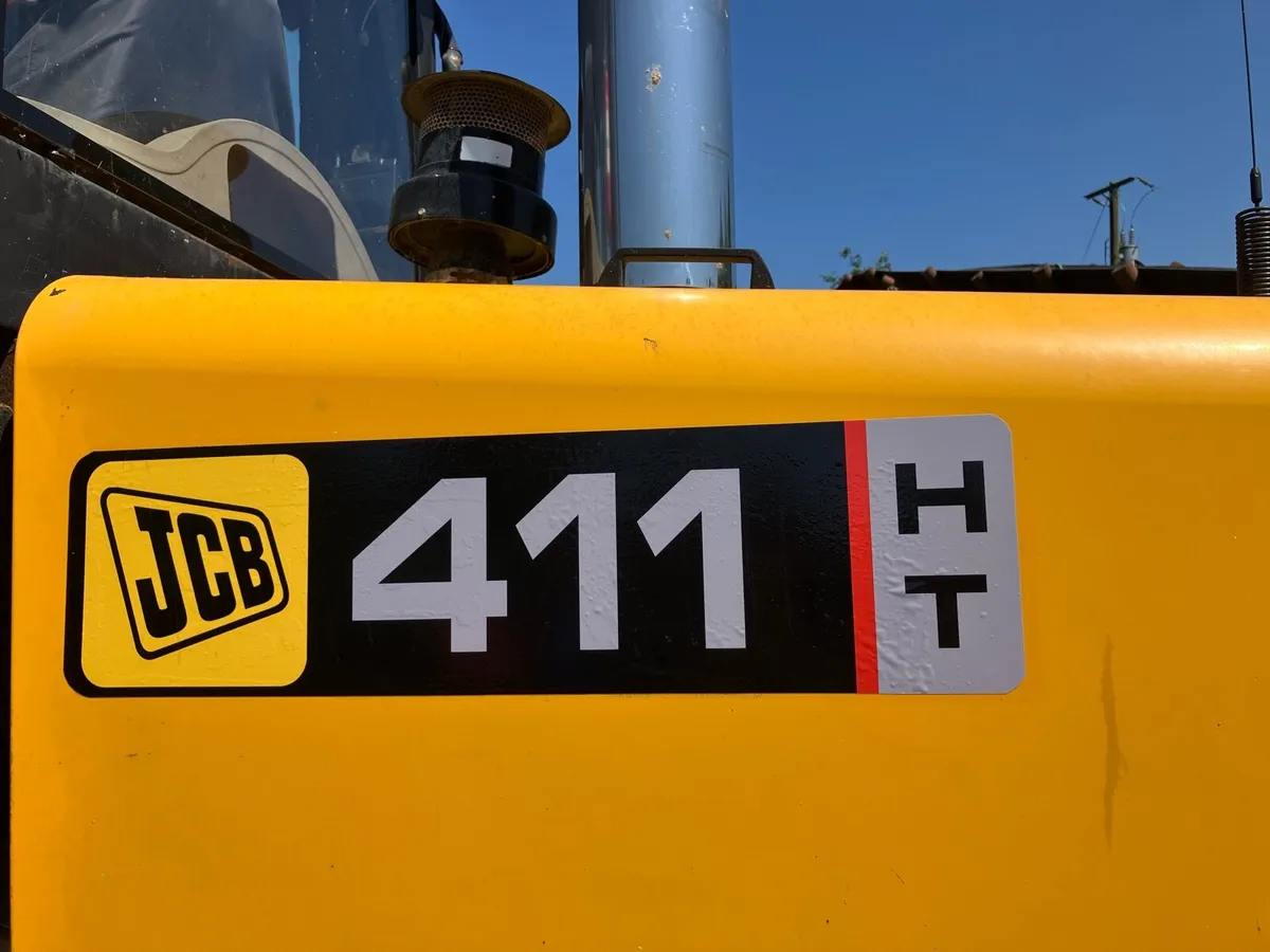 Replacement decals & sign writing - Image 1