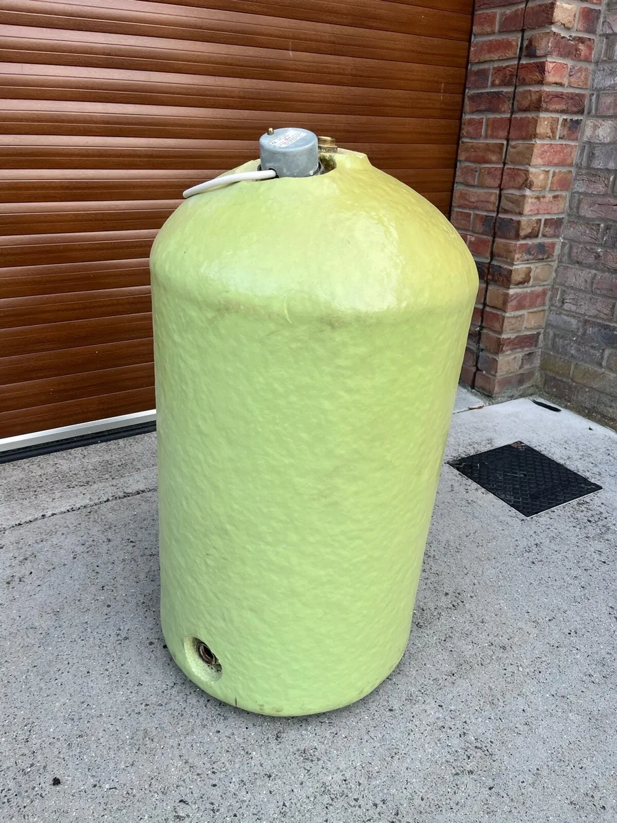 Hot water cylinder 30/18 - Image 1