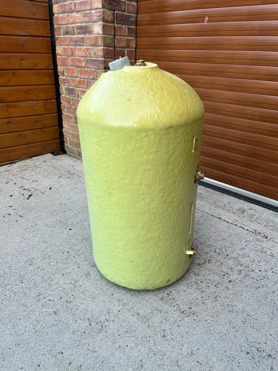 Hot water cylinder 30/18 - Image 2