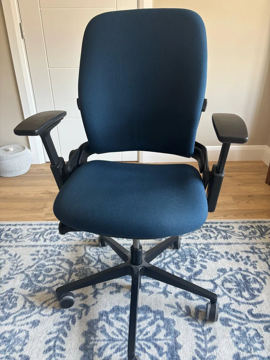 Steelcase Leap V2 Ergonomic Chair - Image 1