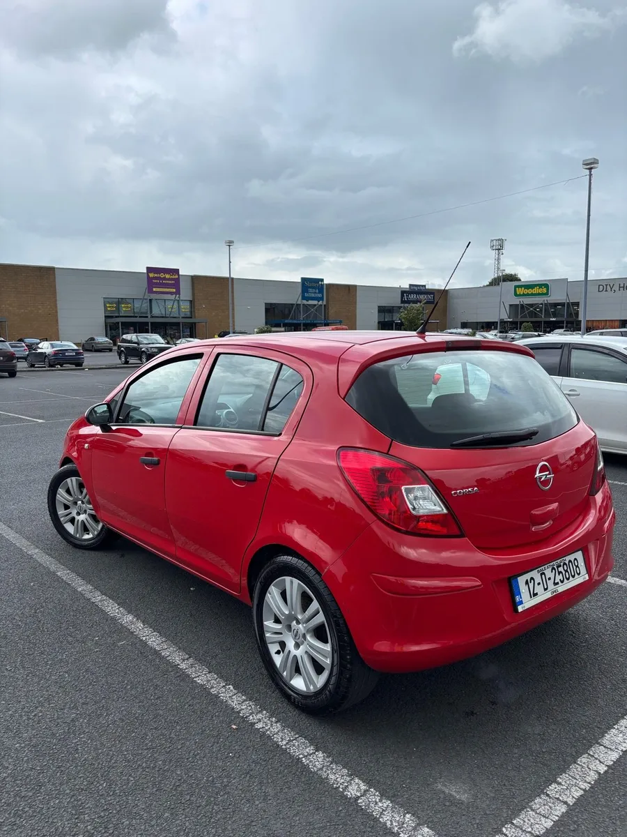 Car - Image 3