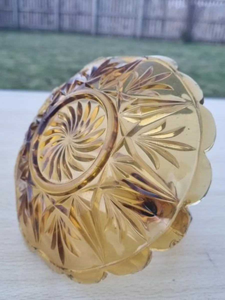 Art deco amber glass basket - Image 4
