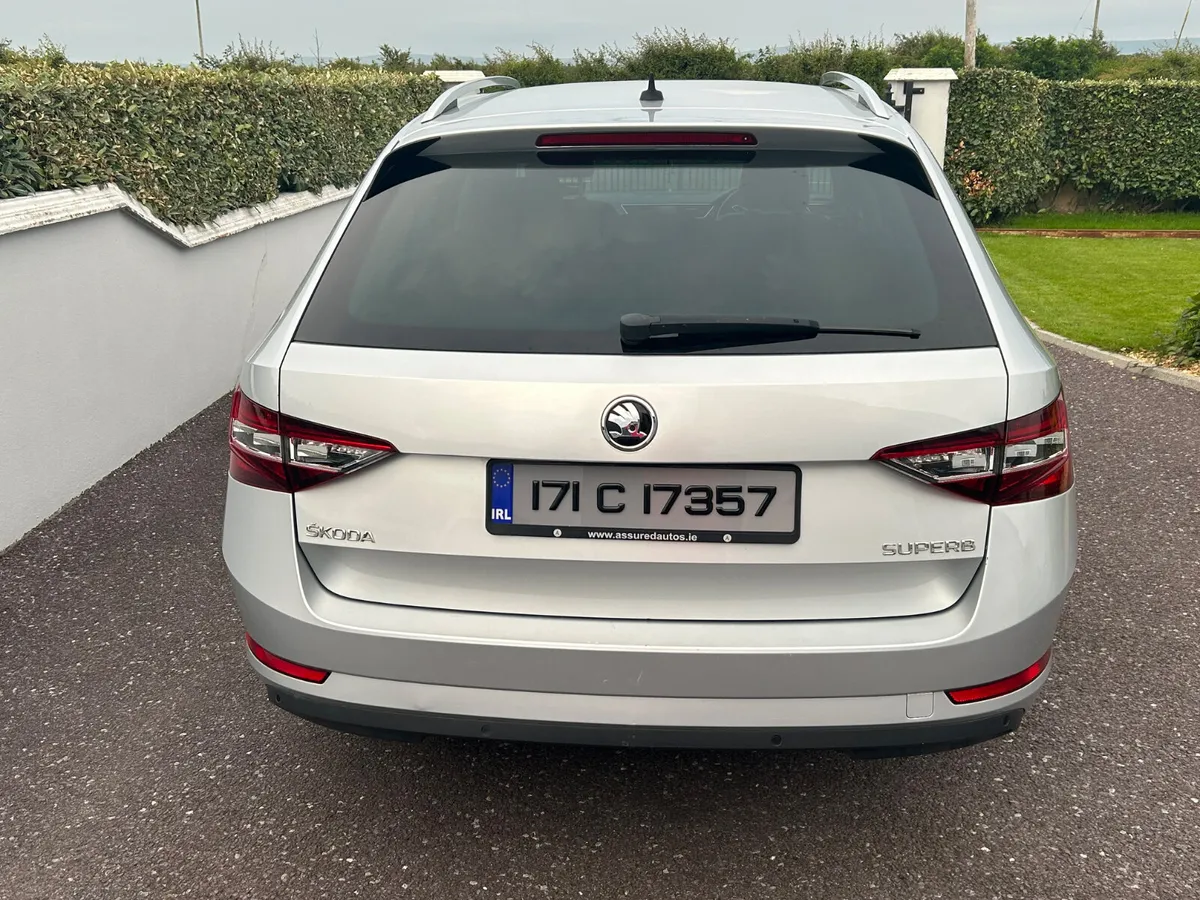 Skoda Superb 2017 - Image 4