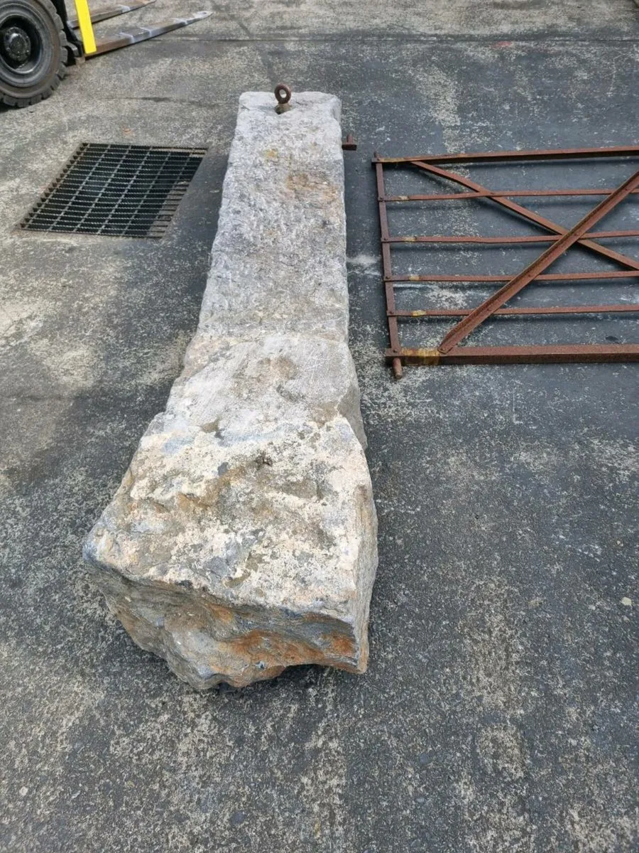Stone gate posts - Image 2