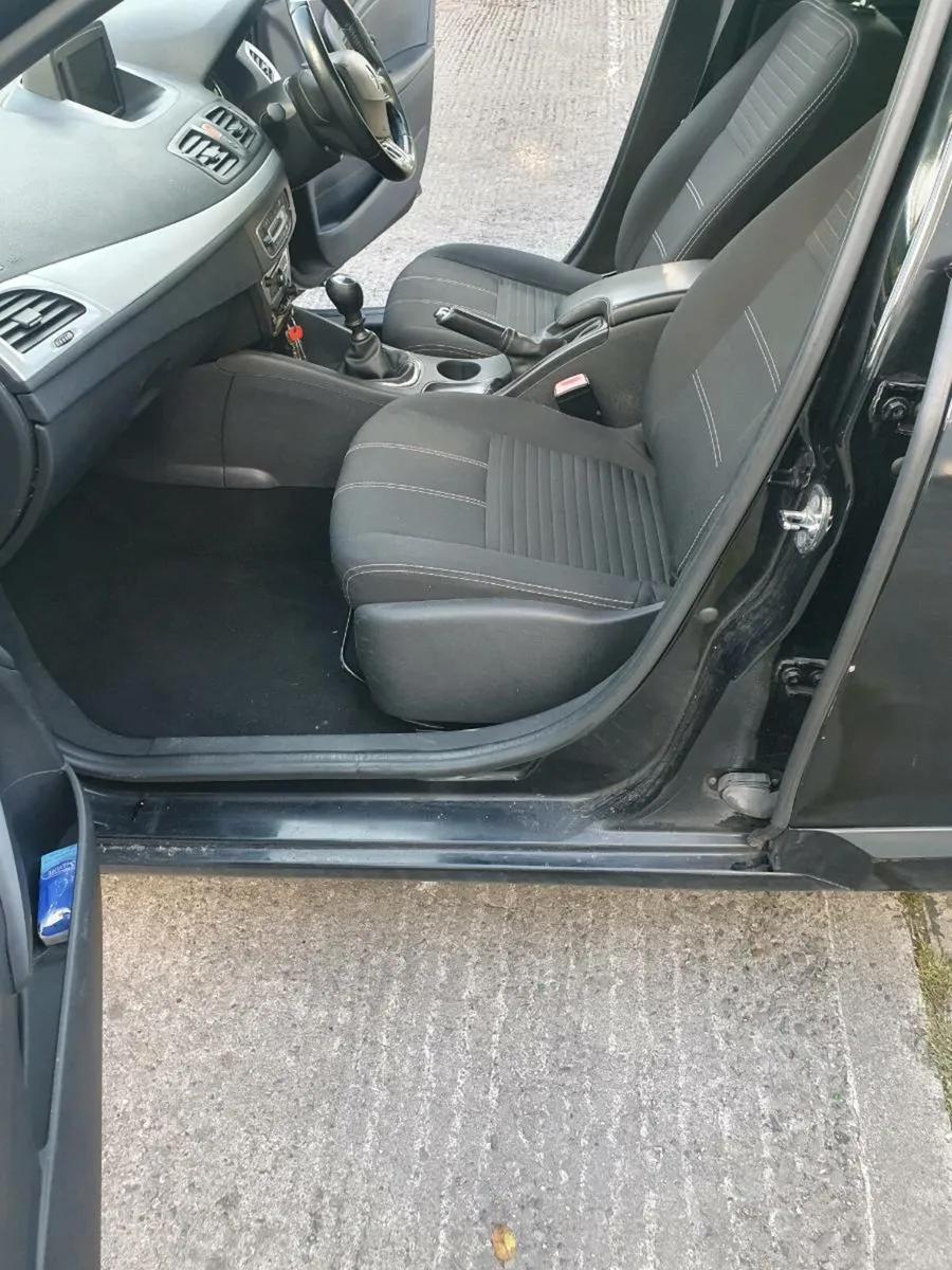 Car - Image 3