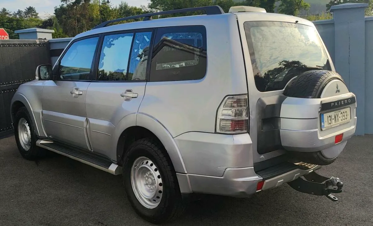 131 Mitsubishi Pajero 3.2 LWB CVRT 03/26 - Image 4