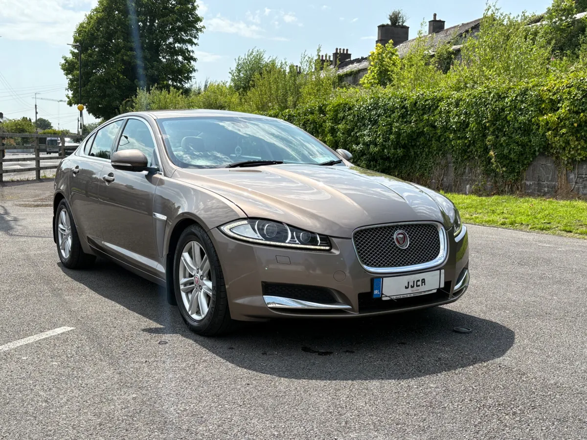 ABSOLUTELY STUNNING 2015 (152) JAGUAR XF - Image 1