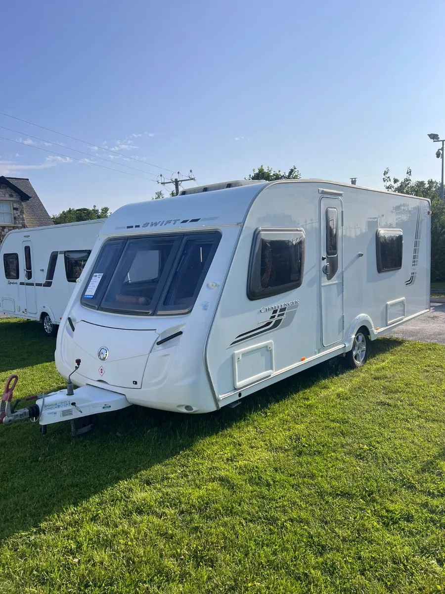 ✨STUNNING SWIFT CHALLENGER 4 BERTH FIXED BED✨ - Image 1
