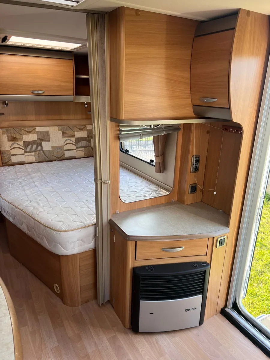 ✨STUNNING SWIFT CHALLENGER 4 BERTH FIXED BED✨ - Image 4