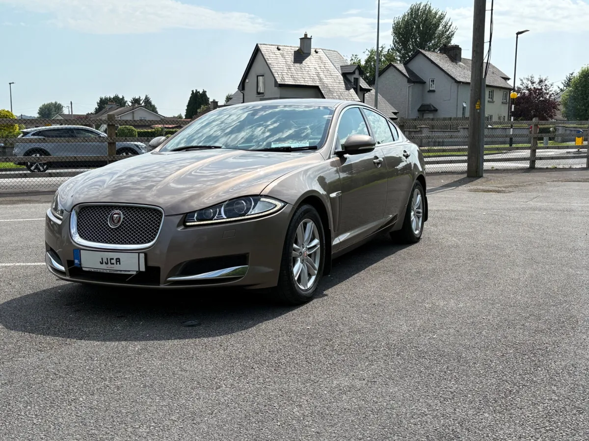 ABSOLUTELY STUNNING 2015 (152) JAGUAR XF - Image 3