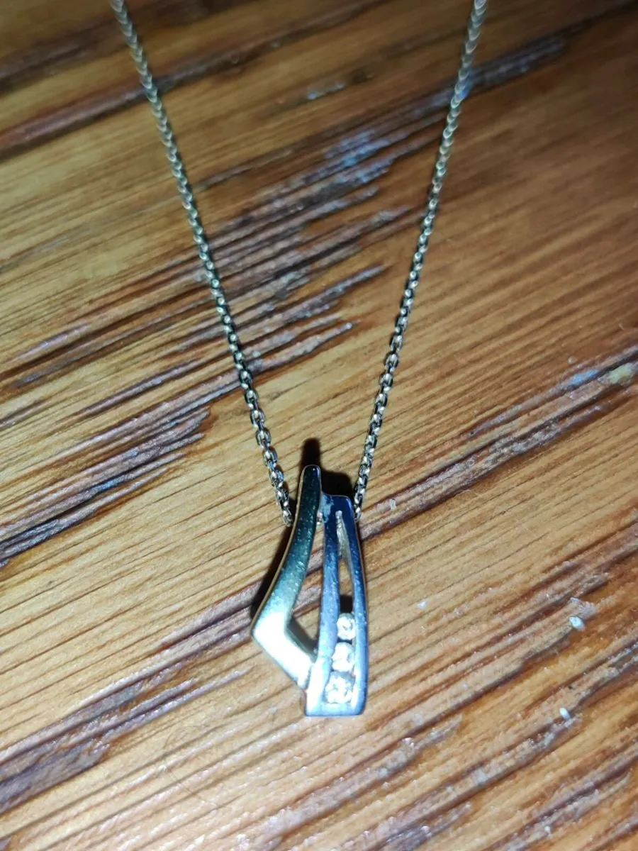 TWO TONE, 9CT Gold 18"Belcher Diamond Necklace ! - Image 1