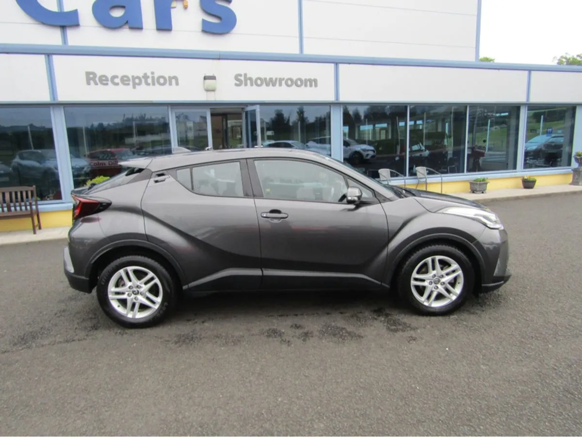 Toyota C-HR Icon HEV CVT Hybird  automatic - Image 3