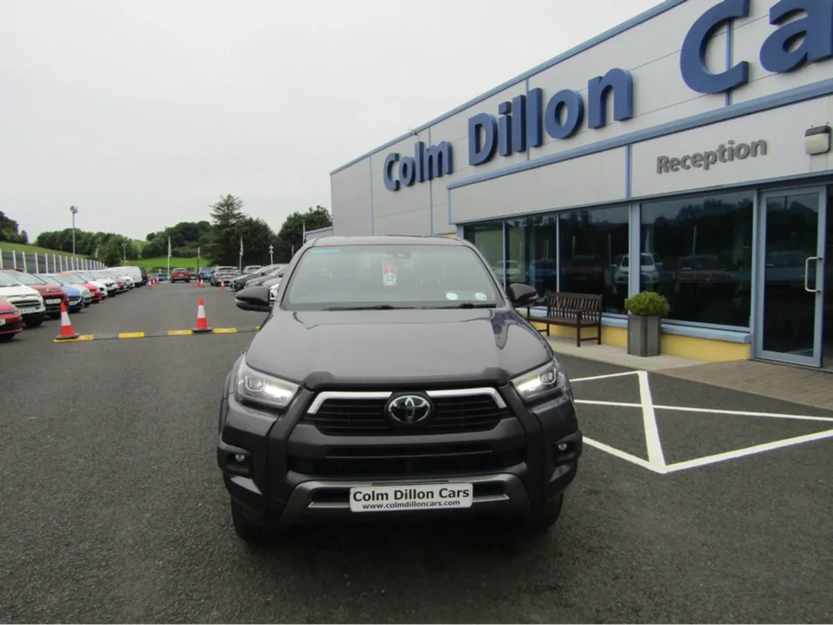 Toyota HiLux 2.8 D4D Invincible Auto 4DR - Image 4