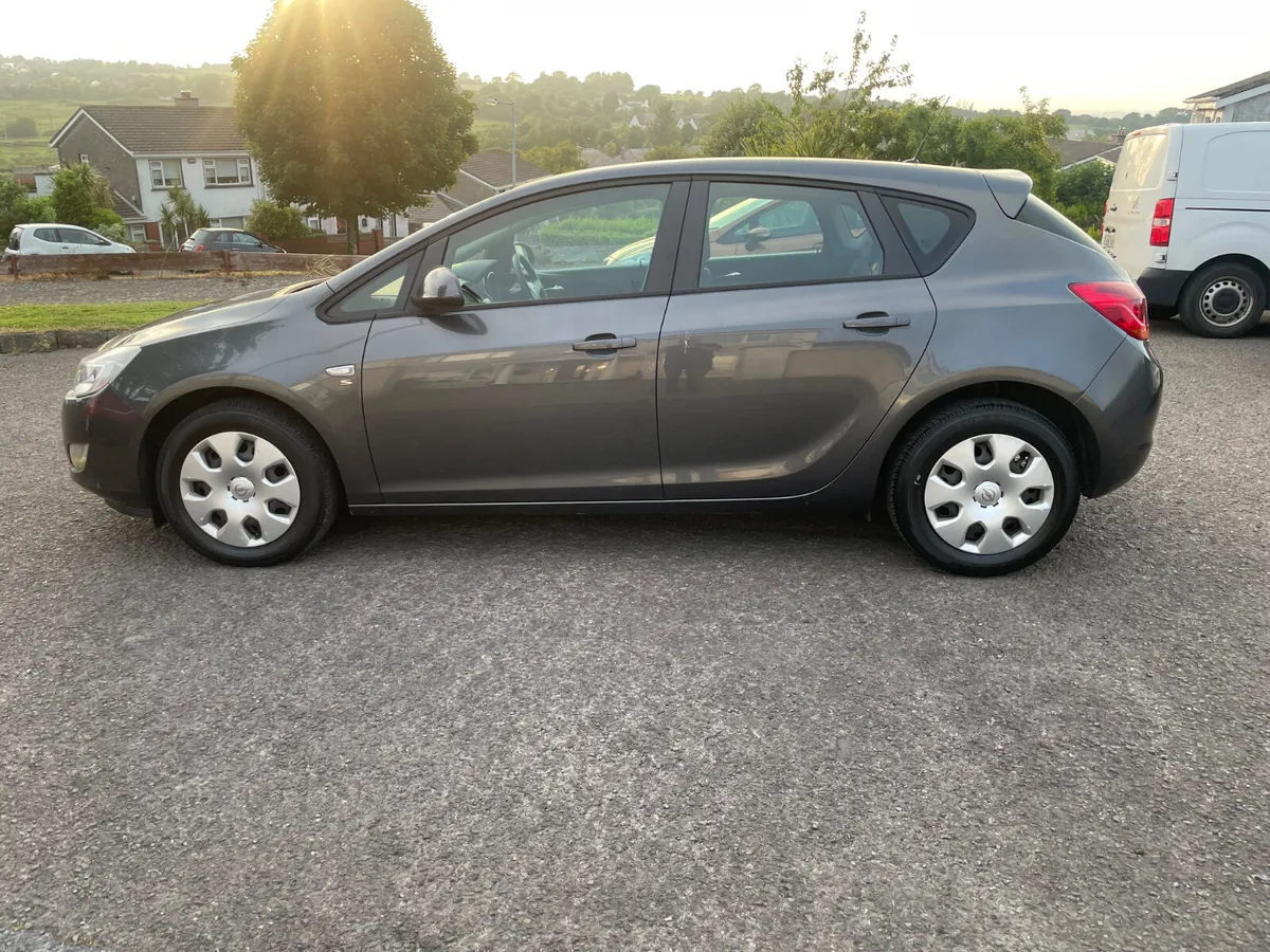 OPEL ASTRA 1.4 2010 NCT 04/26 VERY LOW MILEAGE - Image 2
