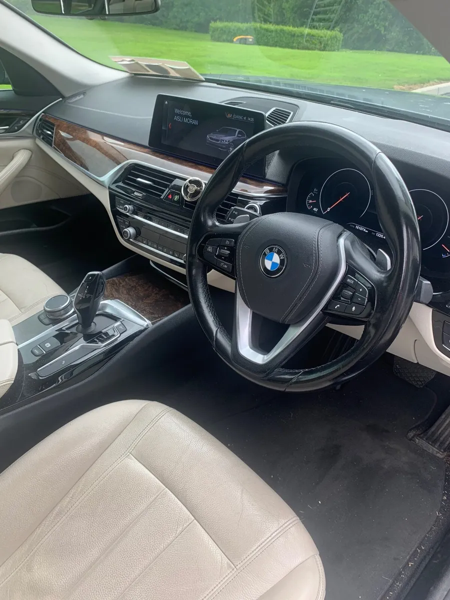 BMW 5-Series 2019 - Image 3