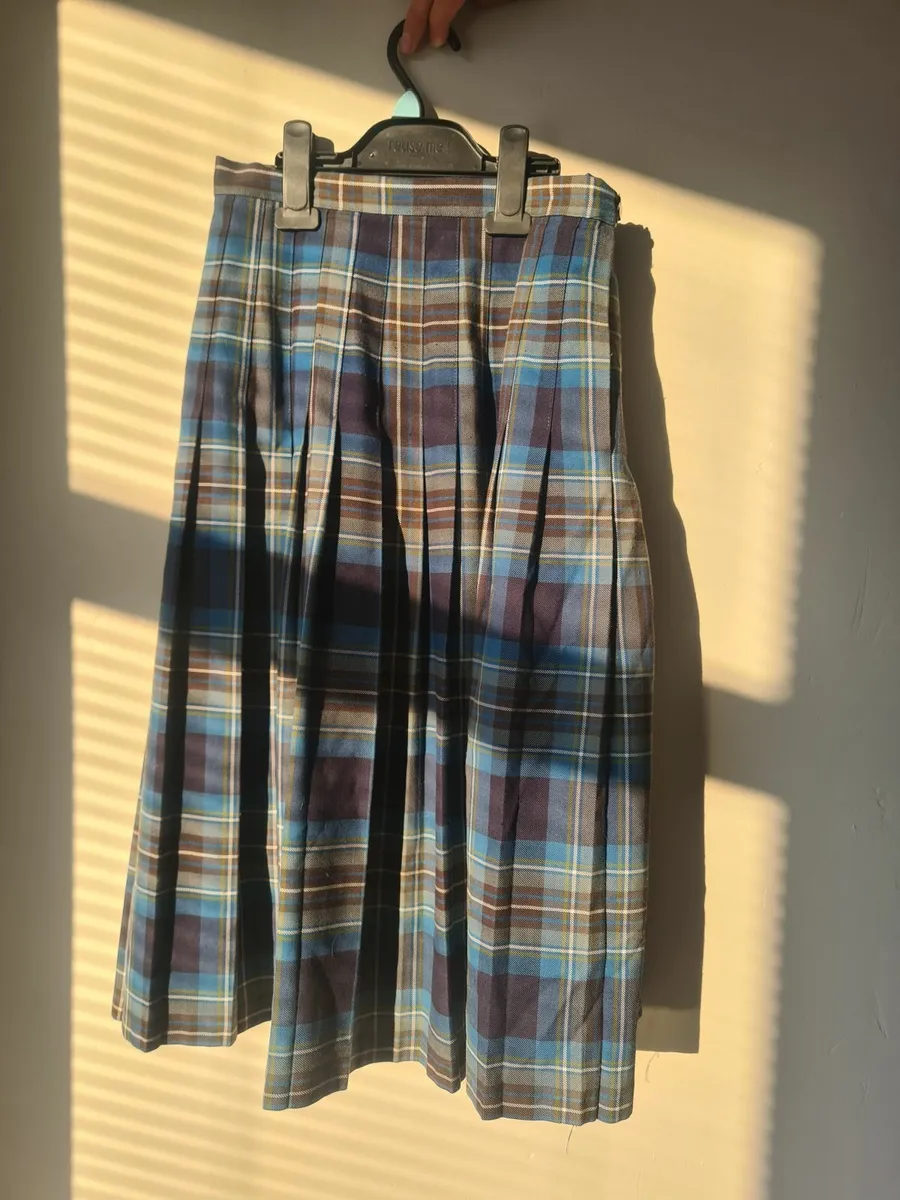 St Mac Daras Womans Skirt - Image 3