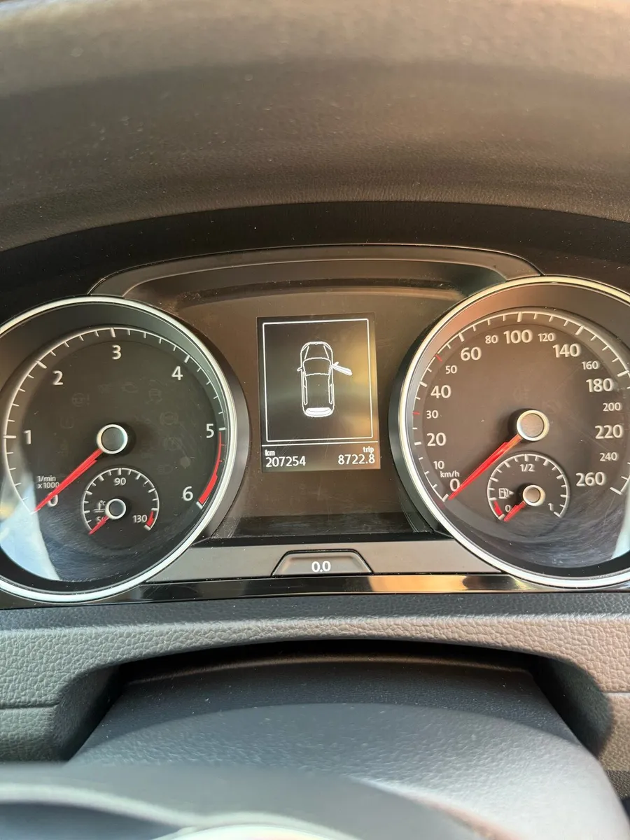 2015 Volkswagen Golf TDI 2.0Litre - Image 3
