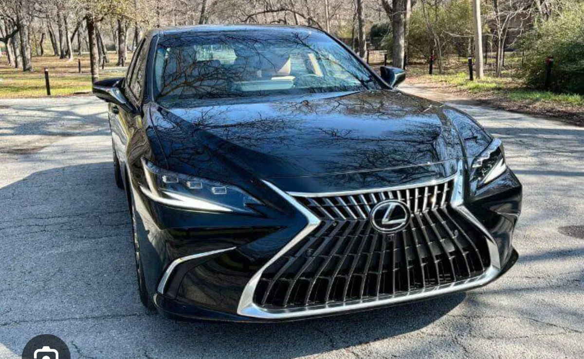 2024 Lexus es 300 front grill