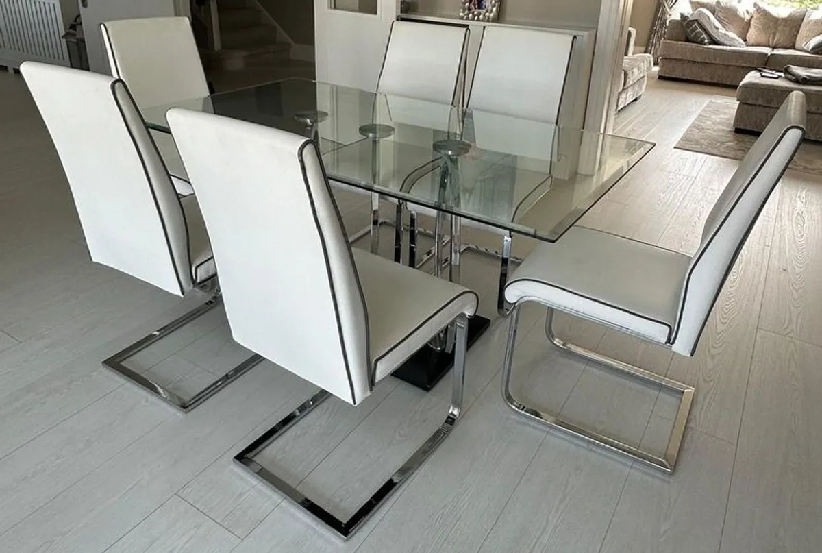 Dining Room - Image 2