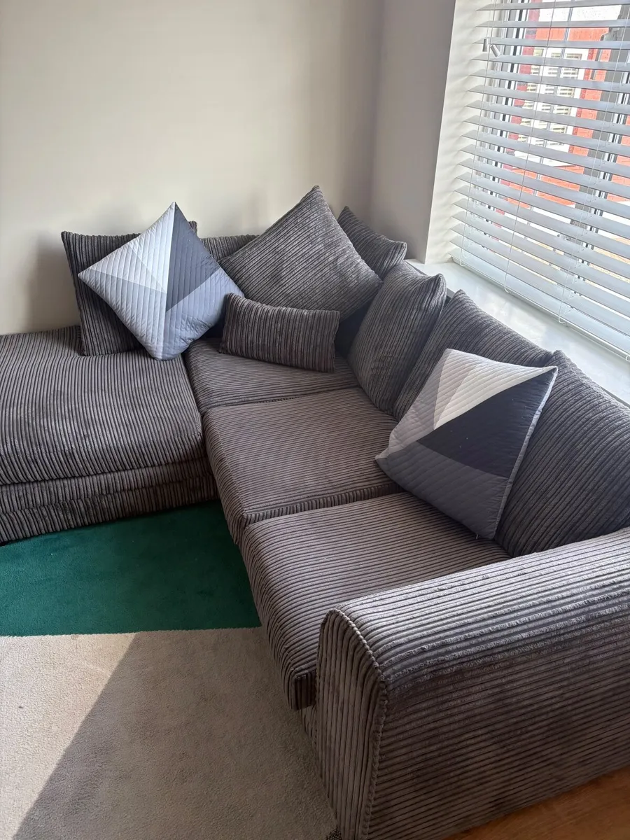 Grey corner Sofa - Image 1