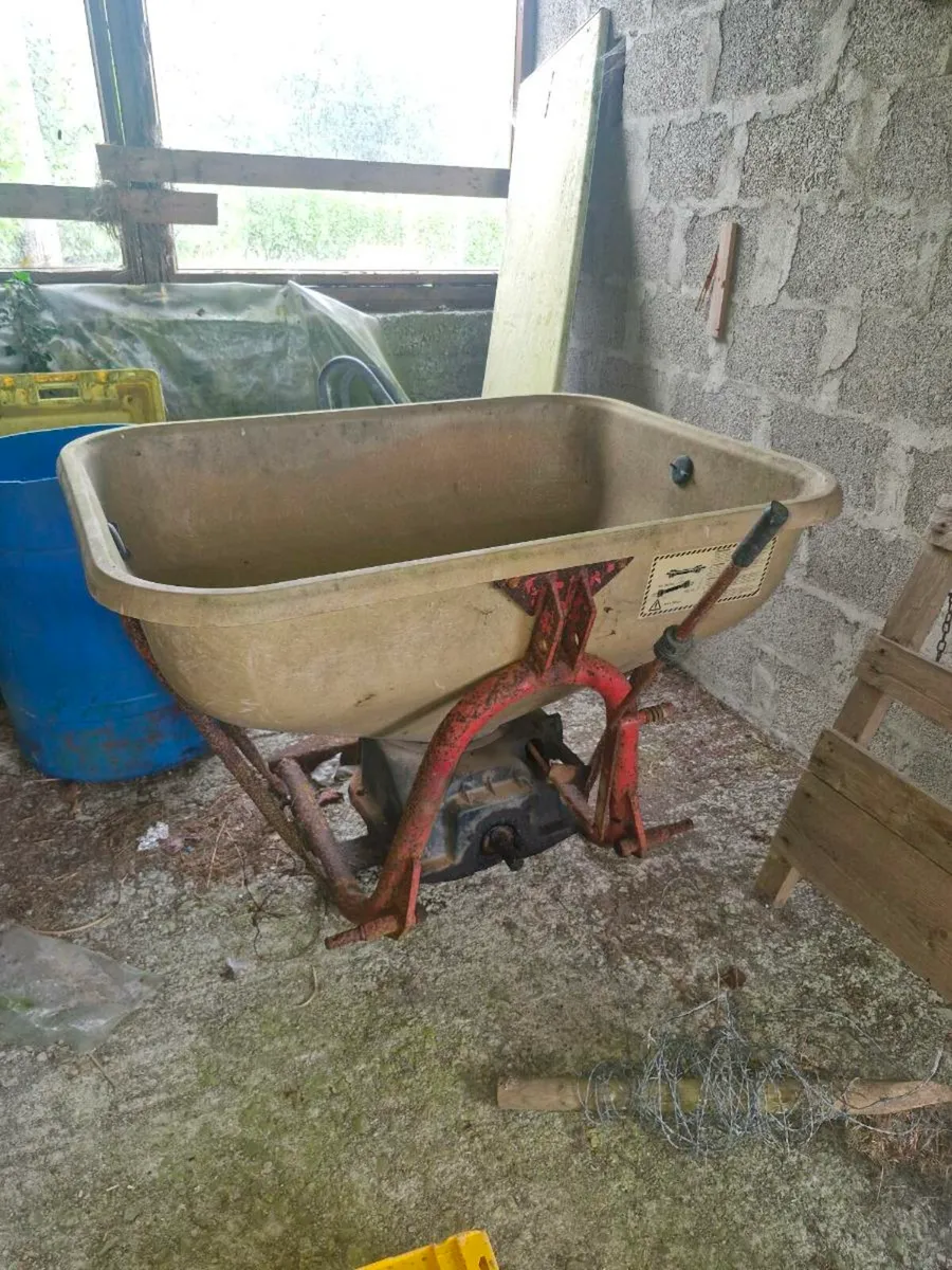 Cosmo wagtail spreader - Image 1