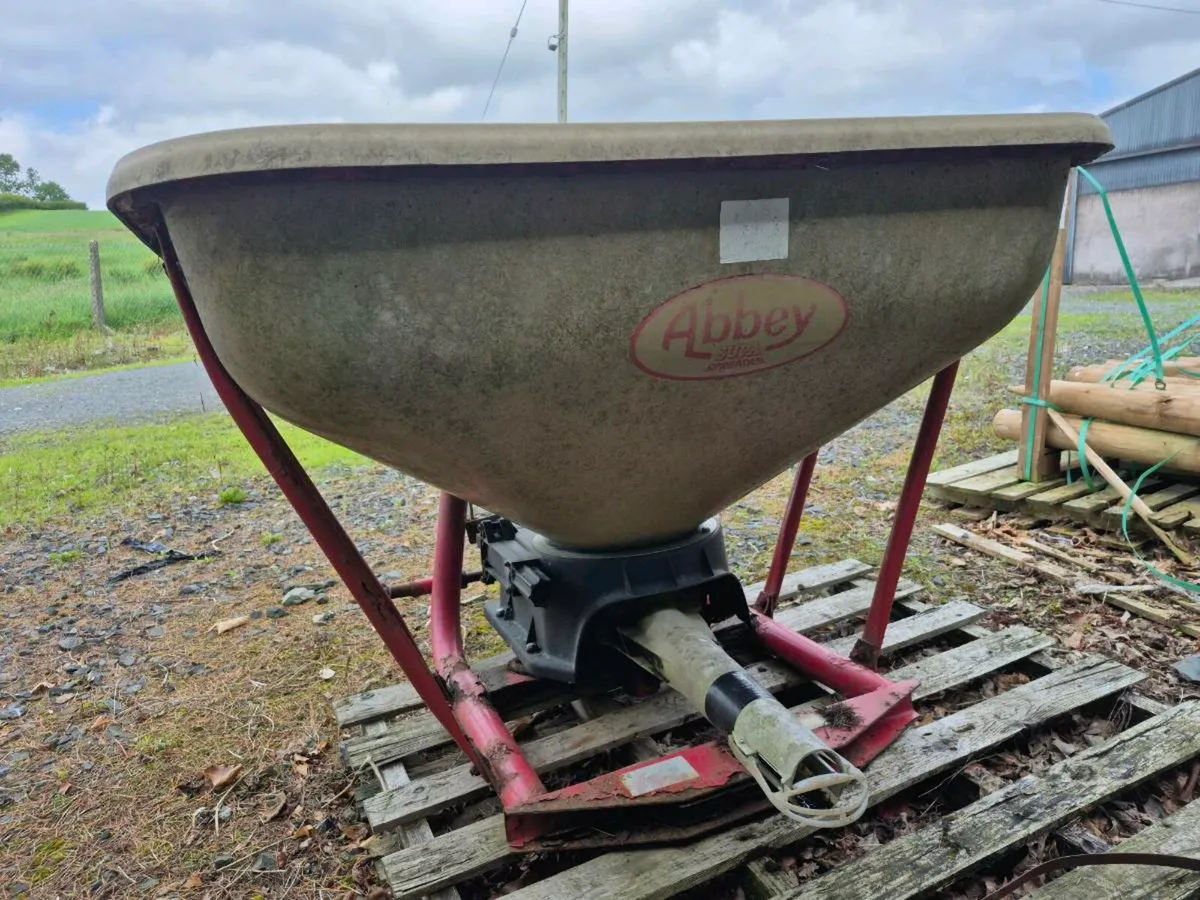 Fertiliser Spreader - Image 1