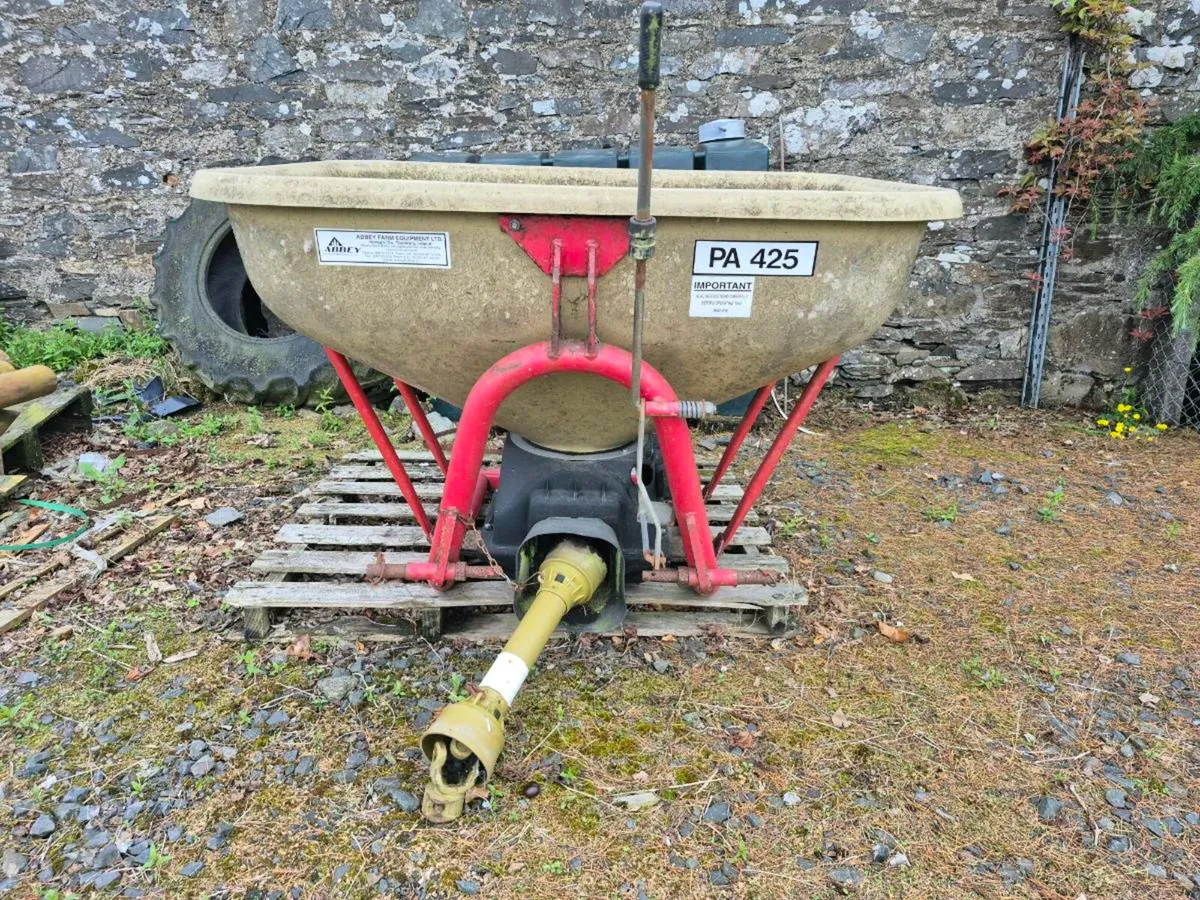 Fertiliser Spreader - Image 2