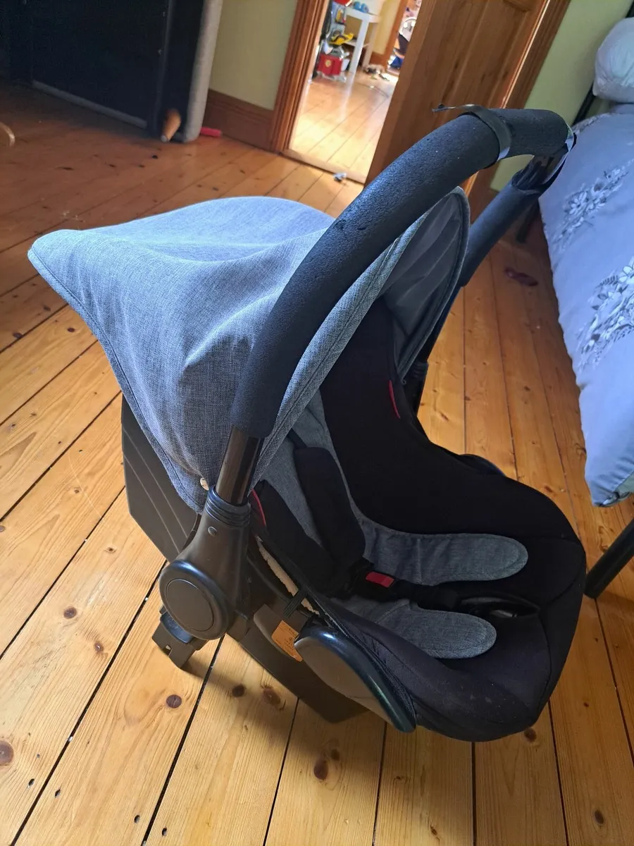 Car seat buggy - Image 2