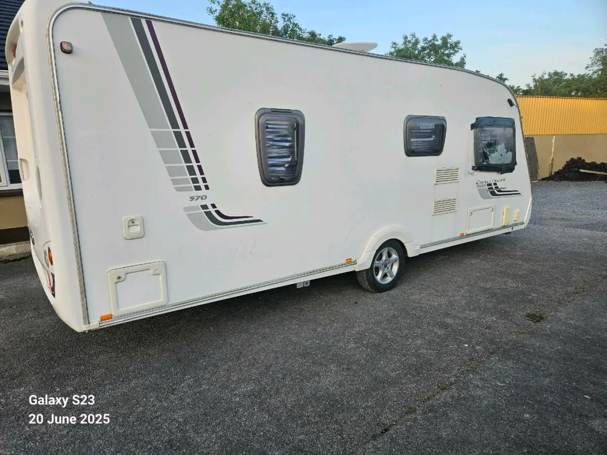 Swift Challenger 570 (Fixed bed) - Image 3