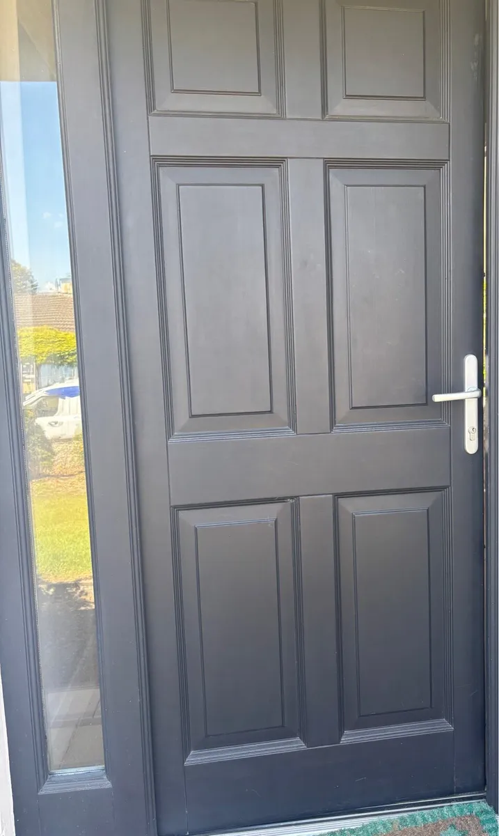 Front door - Image 3