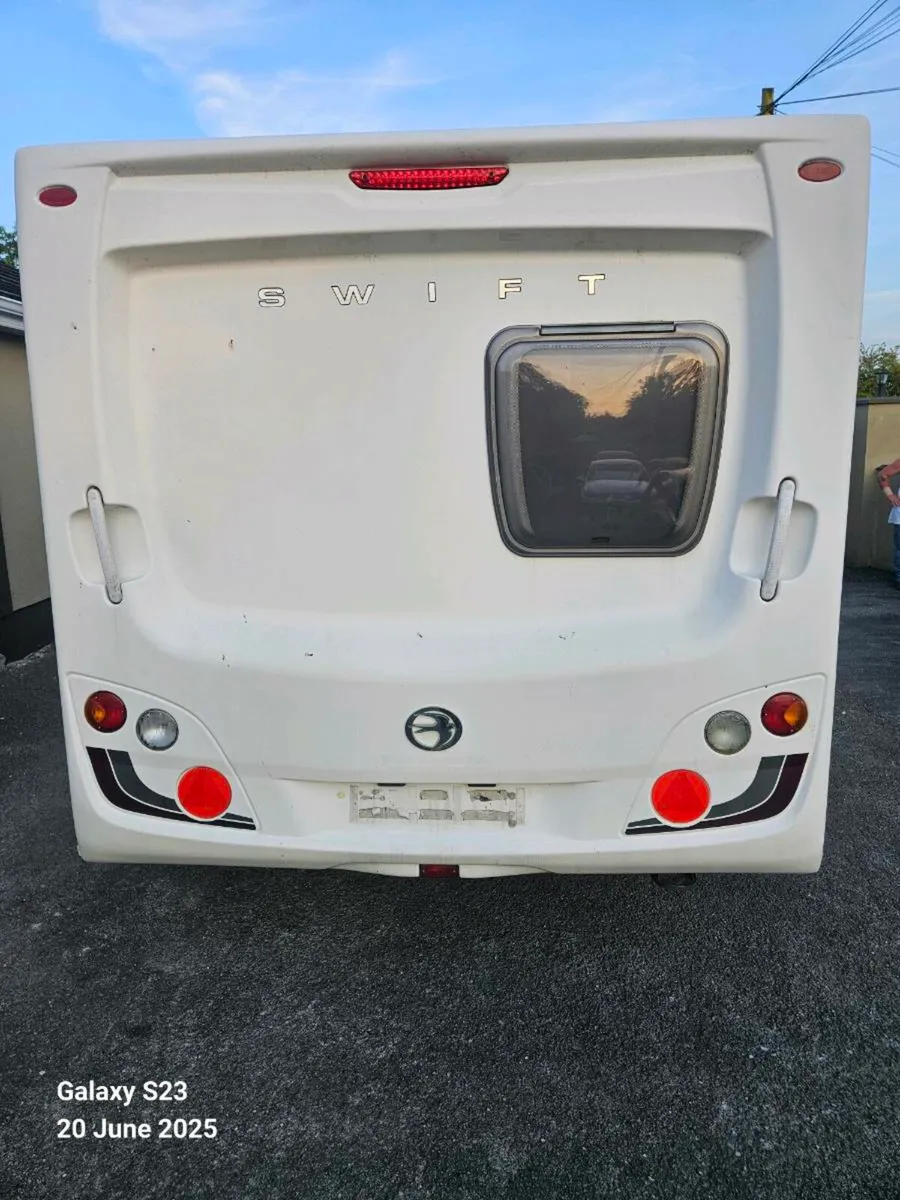 Swift Challenger 570 (Fixed bed) - Image 4