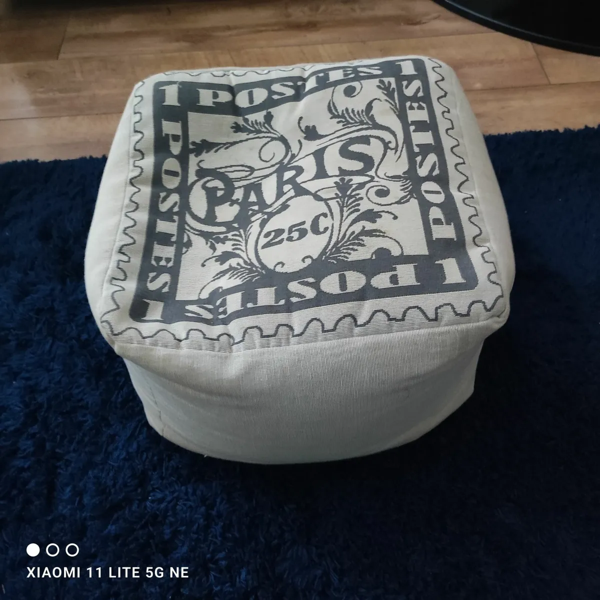 Pouffe - Image 1