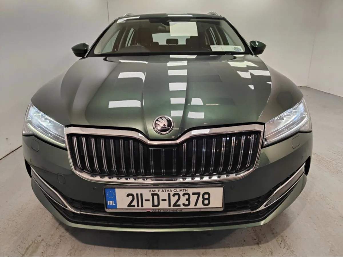 Skoda Superb C Style 2.0 TDI 150HP DSG 5DR Auto - Image 2