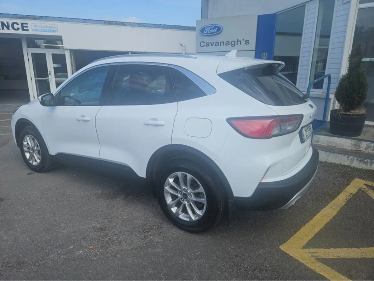 Ford Kuga Titanium 1.5 TD 120 S6.2 M6 F 4DR - Image 3