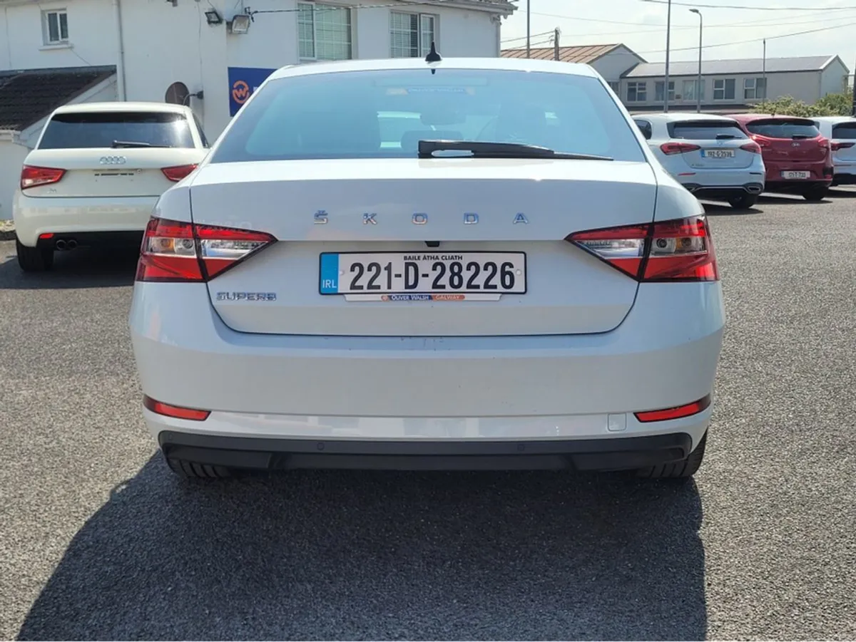 Skoda Superb Style 2.0 TDI 122BHP DSG 5DR - Image 4