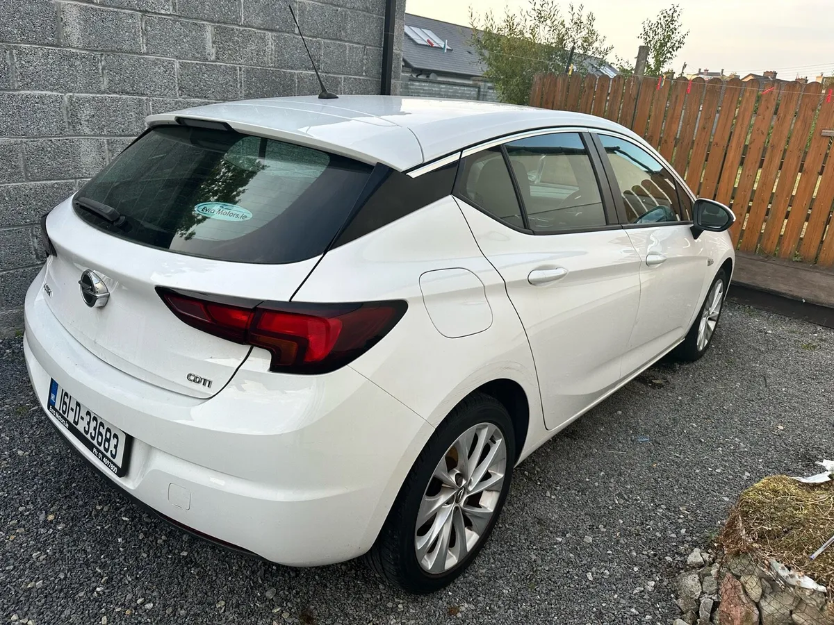 Opel Astra 2016 - Image 2
