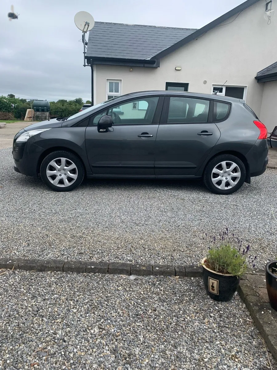 Car - Image 3