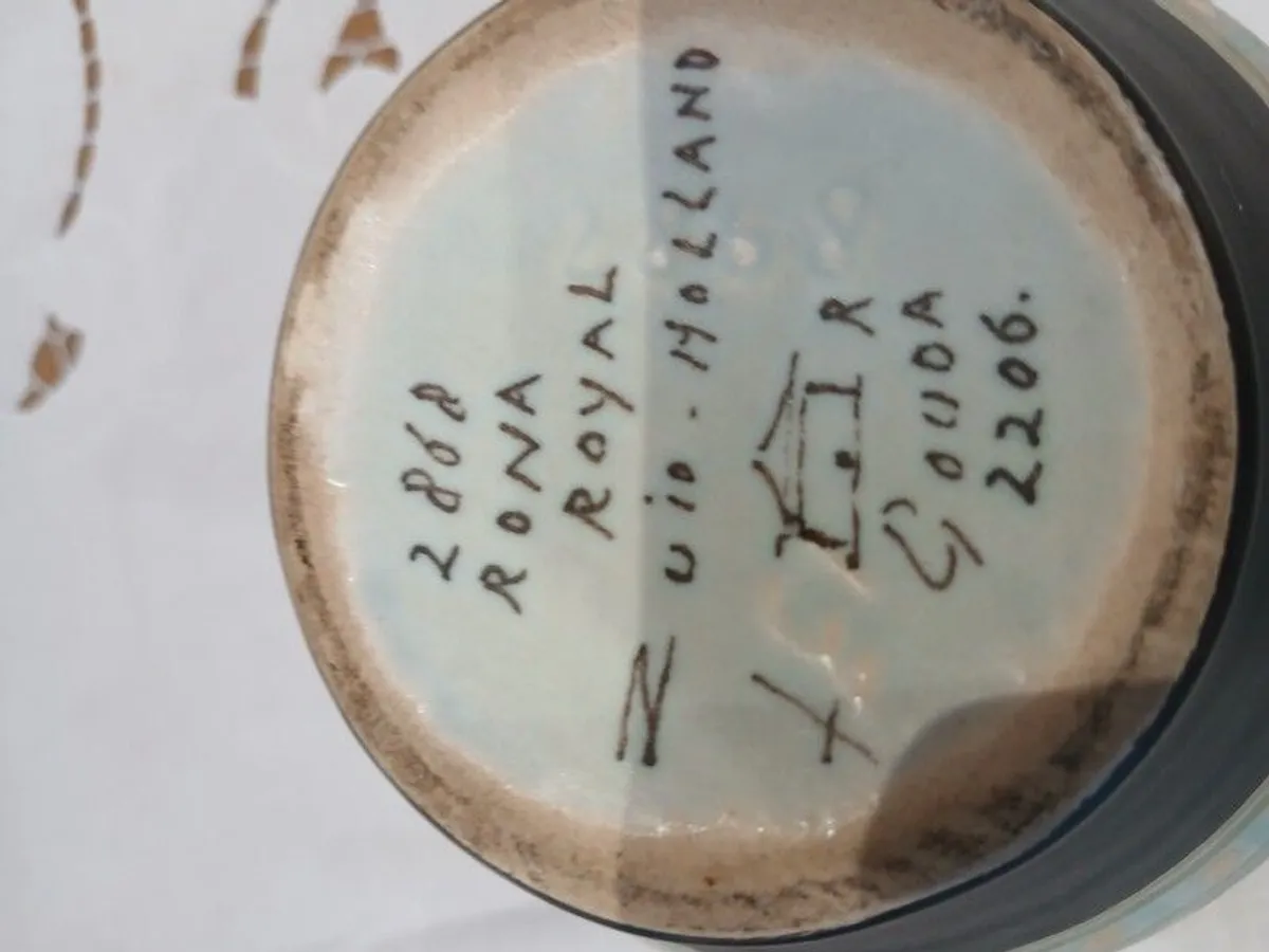 Vintage Gouda Vase - Image 4