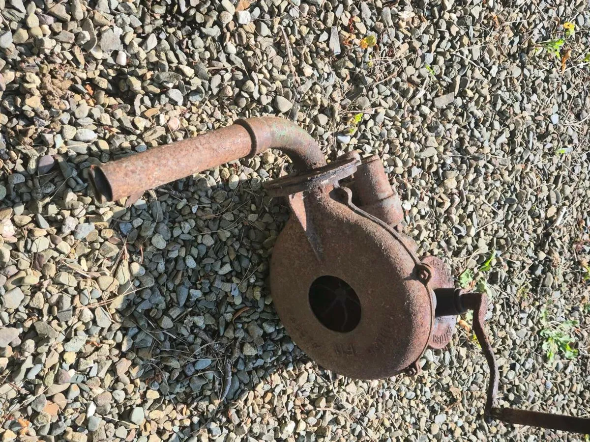 hand-cranked blacksmith forge blower - Image 1